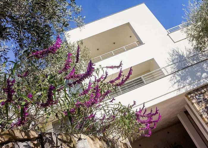 Sugli Allori * ディアーノ・マリーナ